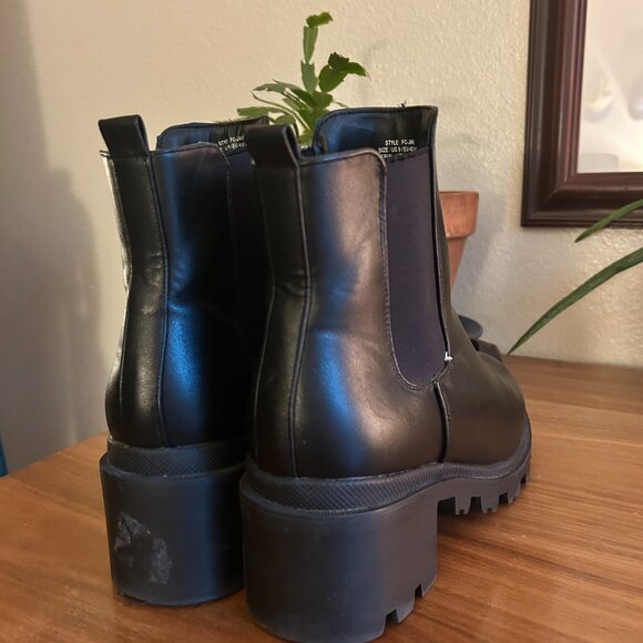 Sophisticated black French Connection chunky boots women's Size 9 - Picture 3 of 7